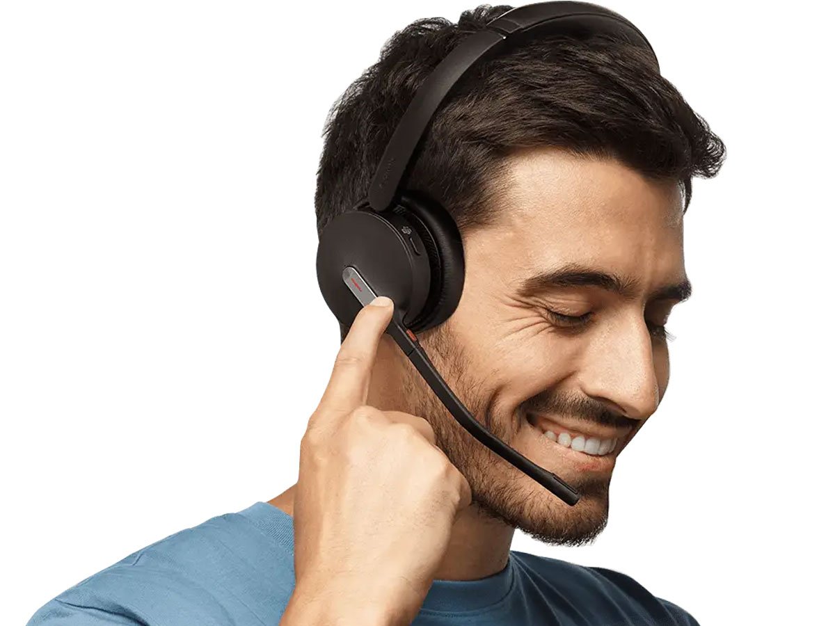 Zestaw słuchawkowy Yealink BH70 Dual Headset - Grafika lifestyle