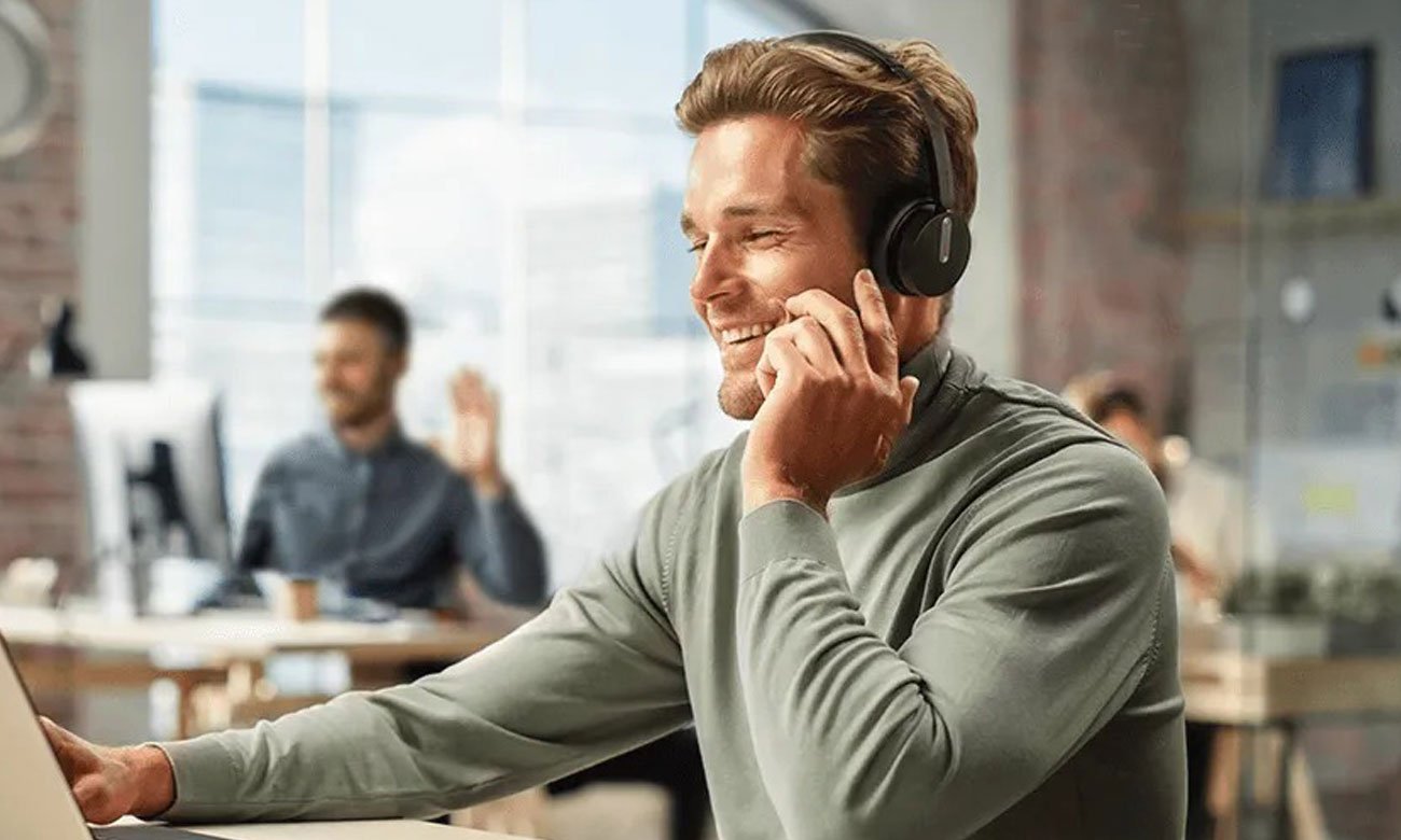 Zestaw słuchawkowy Yealink BH70 Dual Headset - Grafika lifestyle