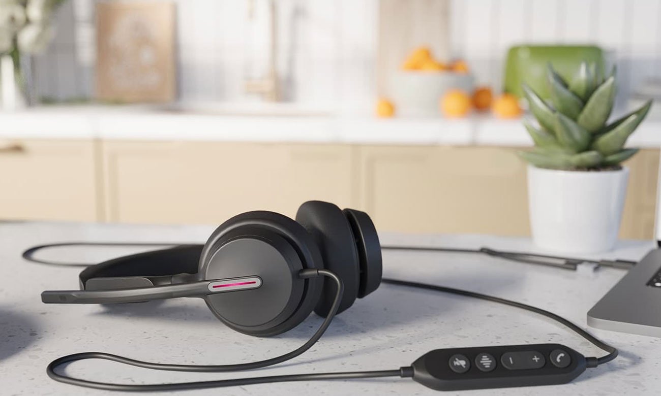 Zestaw słuchawkowy Yealink UH46 Dual Headset - Grafika lifestyle