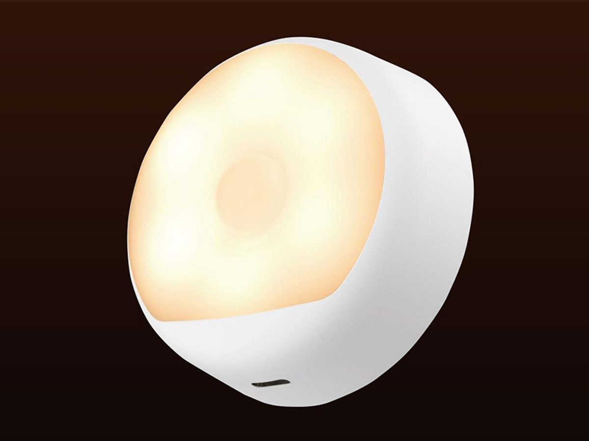 Lampka nocna z sensorem ruchu Yeelight Sensor NightLight - Widok ogólny, grafika z tłem