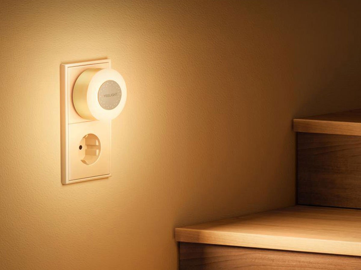 Lampka z czujnikiem zmierzchu Yeelight Jelly 4 Plus - Grafika lifestyle