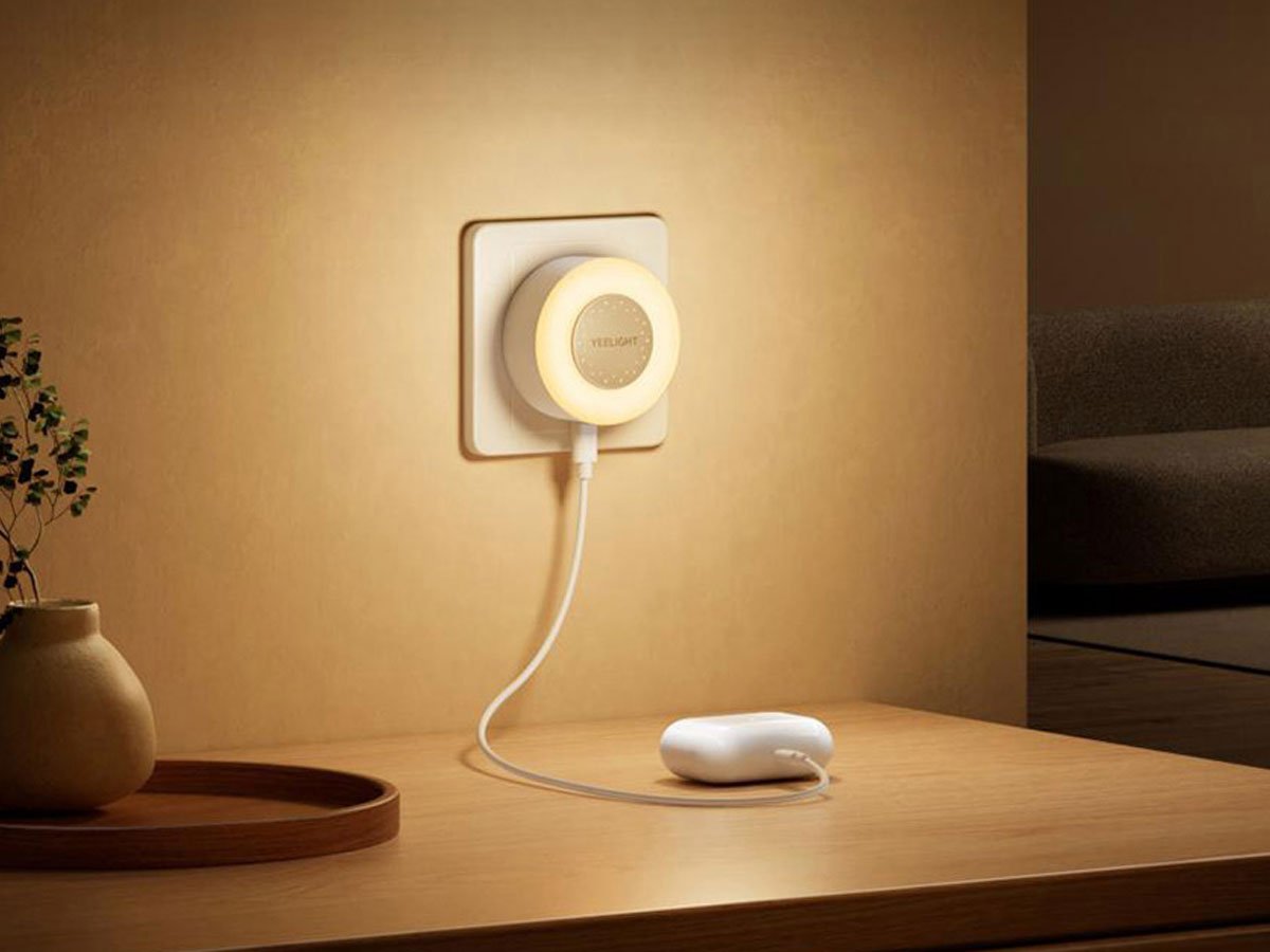 Lampka z czujnikiem zmierzchu Yeelight Jelly 4 Plus - Grafika lifestyle