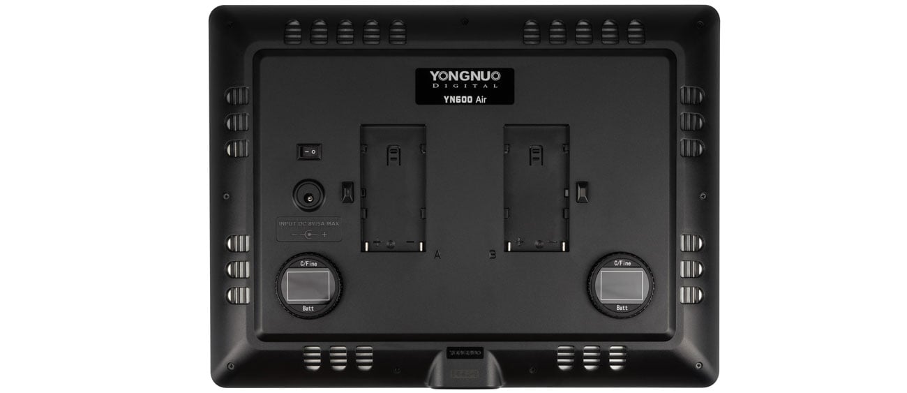 Lampa LED Yongnuo YN-600 Air (3200K - 5500K) tył