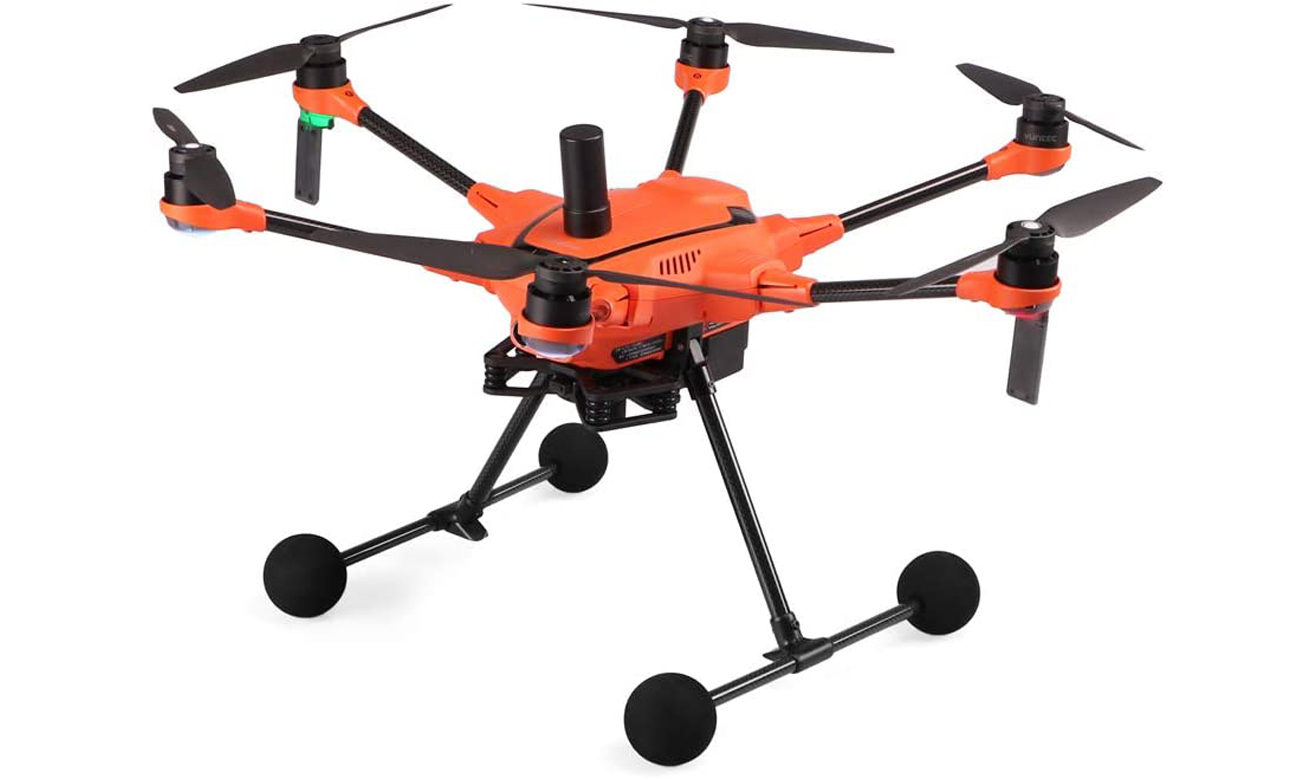 Dron Yuneec H520E RTK - Widok od przodu pod kątem