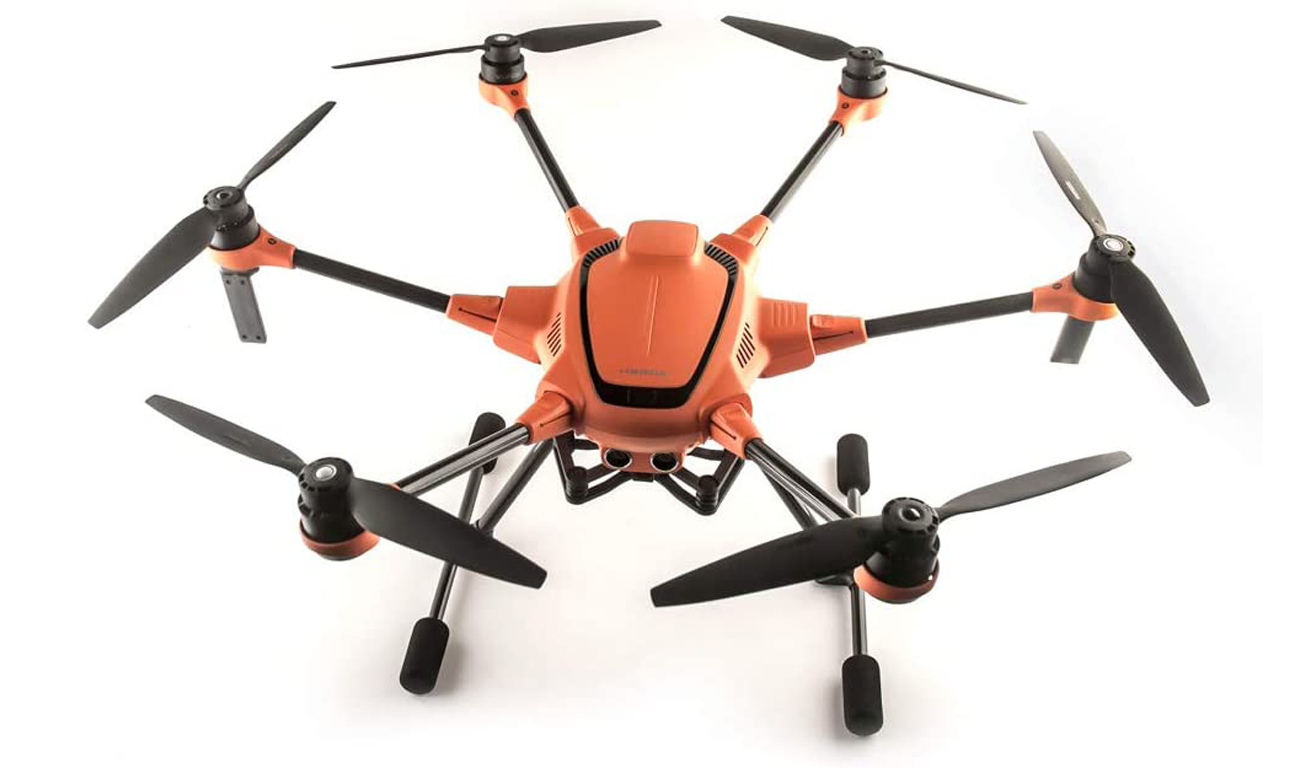 Dron Yuneec H520E RTK - Widok od przodu pod kątem