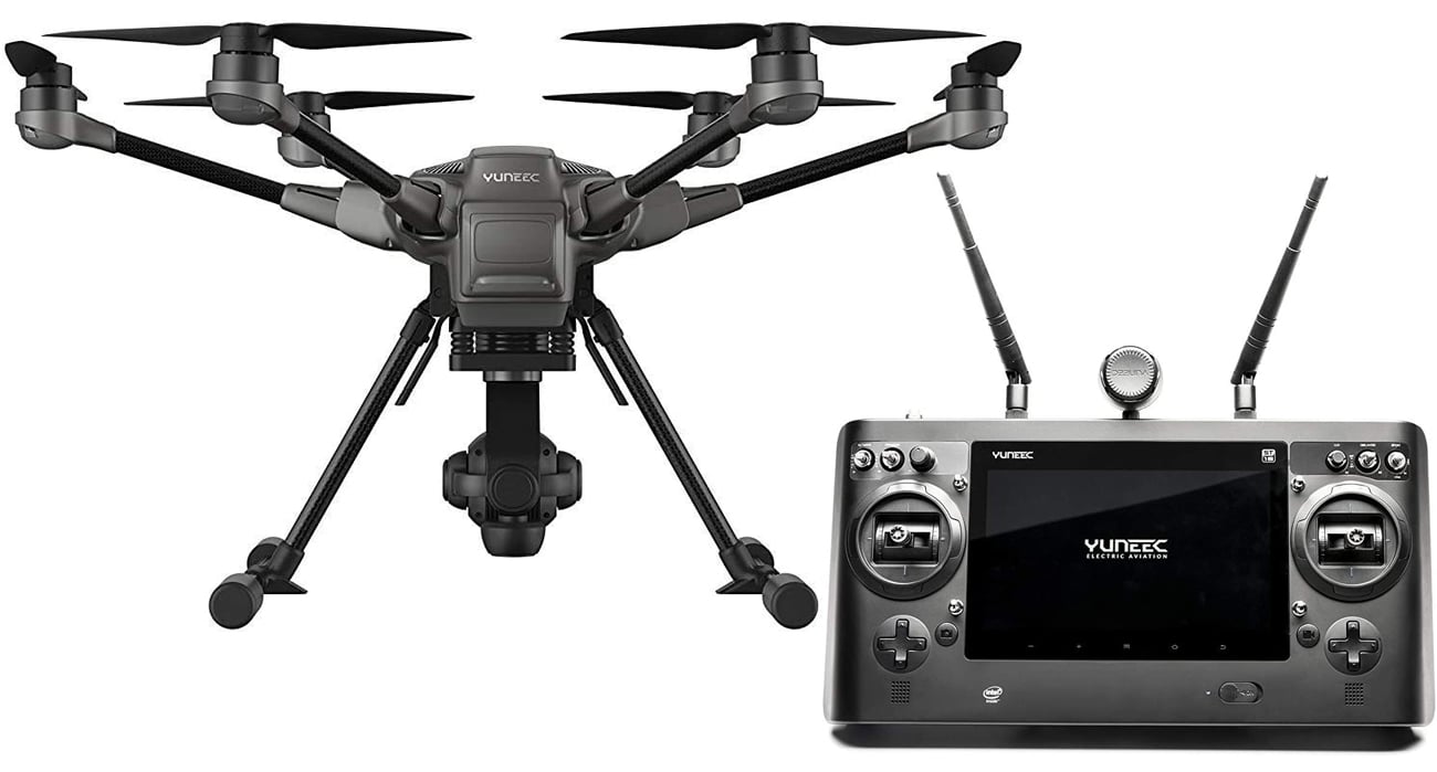 Dron Yuneec Typhoon H Plus - Widok od tyłu wraz z aparaturą sterującą