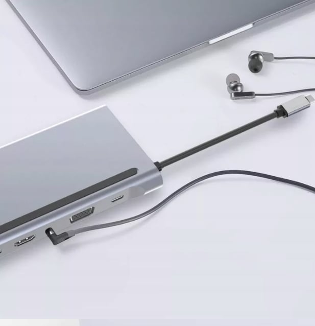 Słuchawki podłączone do Mini Jack Zenwire BYL-2211