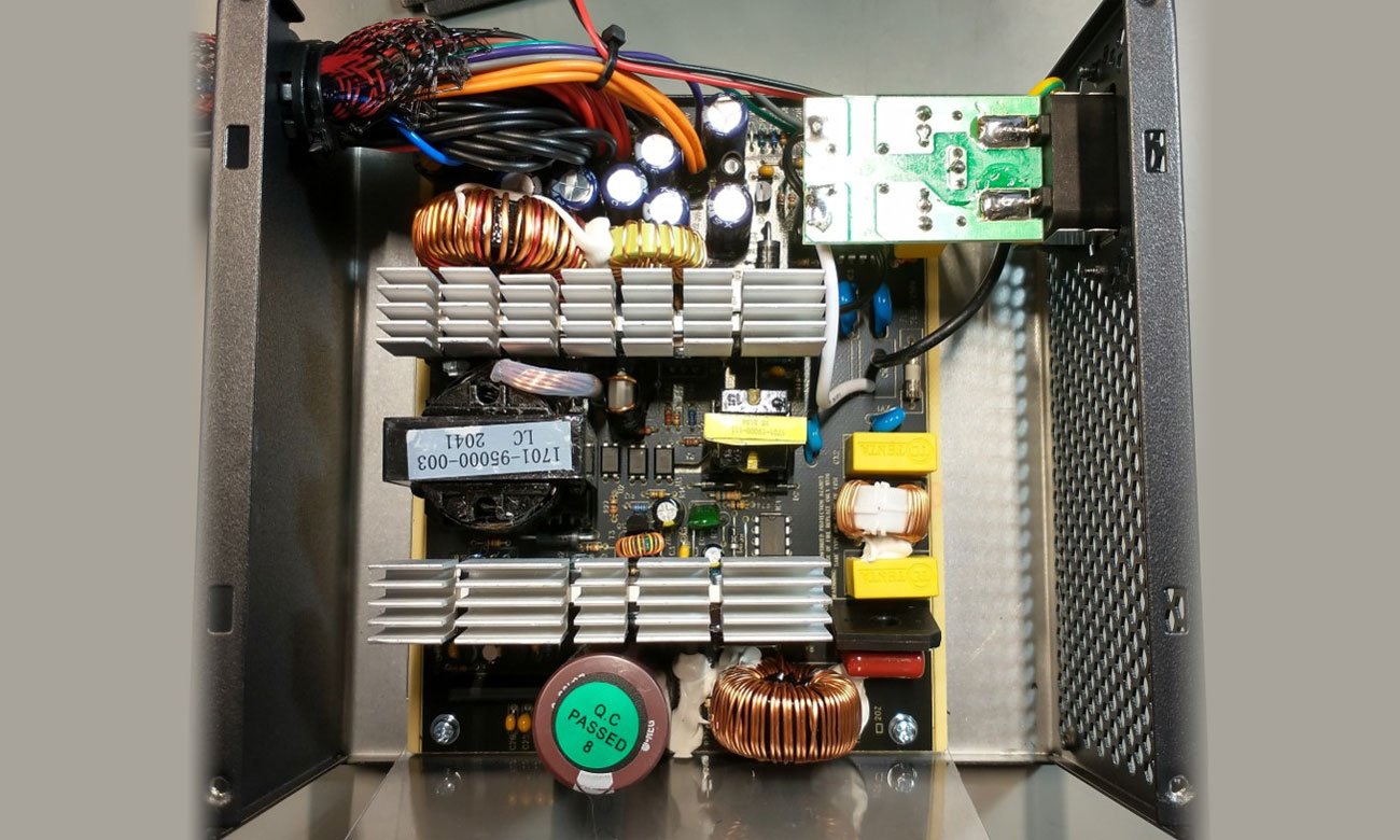 Zasilacz iBOX AURORA 700W ZIA700W14CMBOX