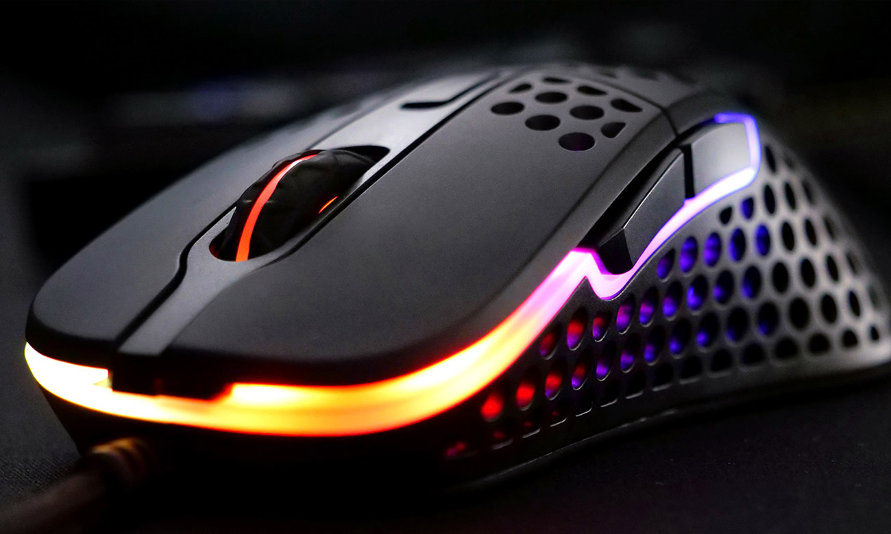 Xtrfy M4 RGB widok z przodu, przyciski główne
