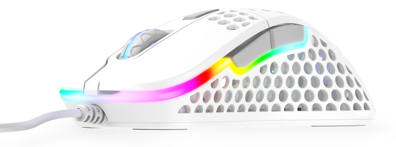 Xtrfy M4 RGB widok z boku, przyciski boczne